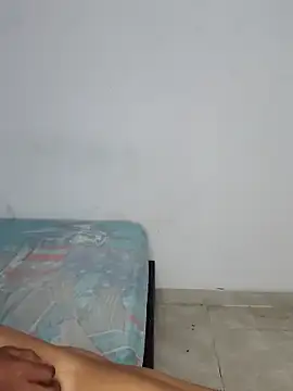 Snapshot of carolanyi chatting on February 16, 3:04 am carolanyi online show from February 16, 3:04 am