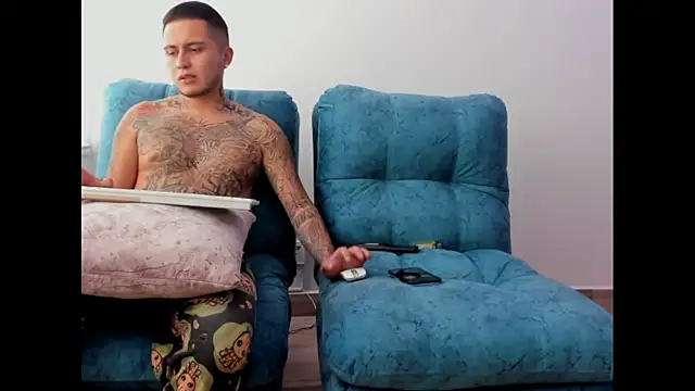 Snapshot of tamy_ian chatting on November 17, 7:52 pm tamy ian online show from November 17, 7:52 pm