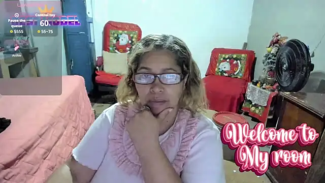 Snapshot of anubys_godes chatting on February 4, 9:59 am anubys godes online show from February 4, 9:59 am