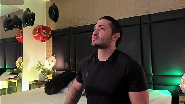 JossAckland online show from October 18, 8:09 pm