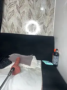 chiquimaturesexy online show from May 13, 9:11 pm