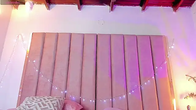 VICTORIA RASH online show from January 22, 10:05 pm