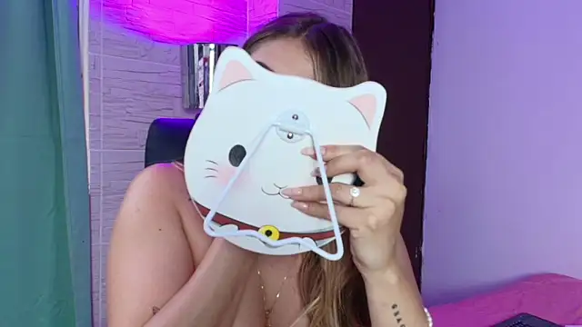 dakota Robbins  online show from February 9, 8:46 pm