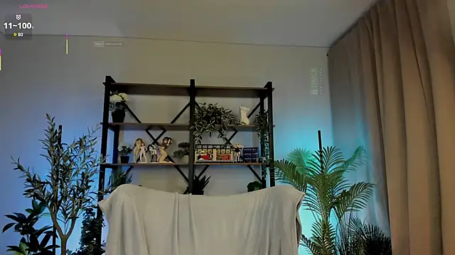 Snapshot of careful_i_bite_nya chatting on October 18, 3:02 pm careful i bite nya online show from October 18, 3:02 pm