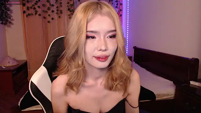 Snapshot of Velvetsky_1 chatting on January 15, 6:08 pm Velvetsky 1 online show from January 15, 6:08 pm