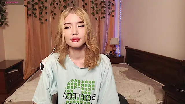 Snapshot of Velvetsky_1 chatting on January 16, 6:06 pm Velvetsky 1 online show from January 16, 6:06 pm