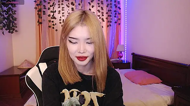 Snapshot of Velvetsky_1 chatting on January 19, 11:12 am Velvetsky 1 online show from January 19, 11:12 am