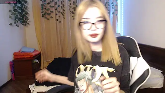 Snapshot of Velvetsky_1 chatting on January 22, 2:35 pm Velvetsky 1 online show from January 22, 2:35 pm