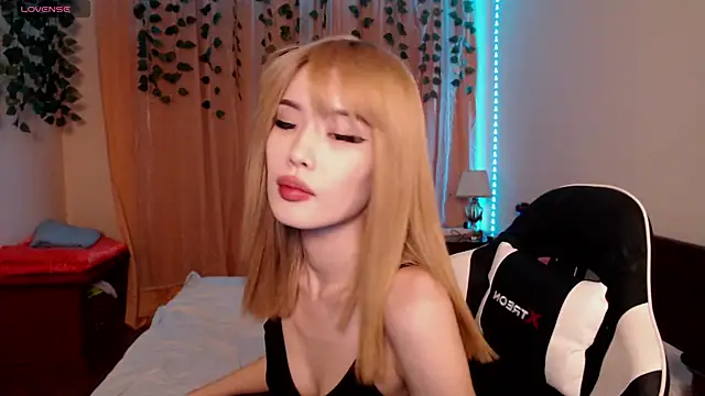 Snapshot of Velvetsky_1 chatting on January 22, 5:38 pm Velvetsky 1 online show from January 22, 5:38 pm