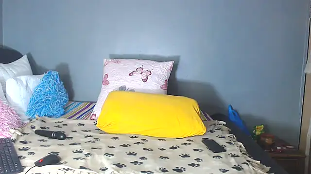 Snapshot of KinkyTall85 chatting on September 19, 10:32 pm KinkyTall85 online show from September 19, 10:32 pm