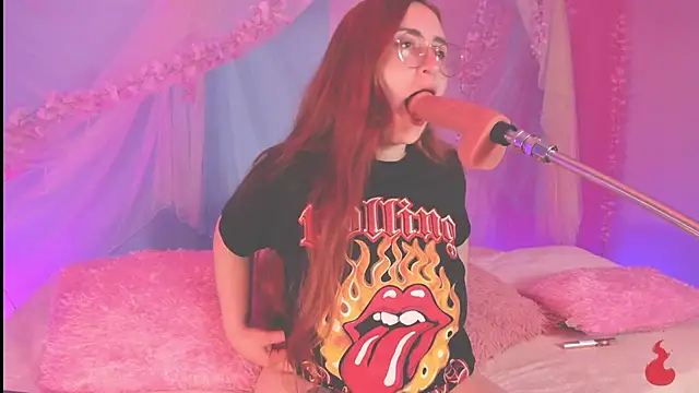 centaurigirl online show from May 17, 5:16 am