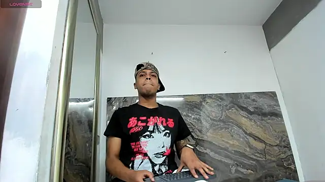 Snapshot of ada-brooke chatting on September 19, 11:33 am ada-brooke online show from September 19, 11:33 am