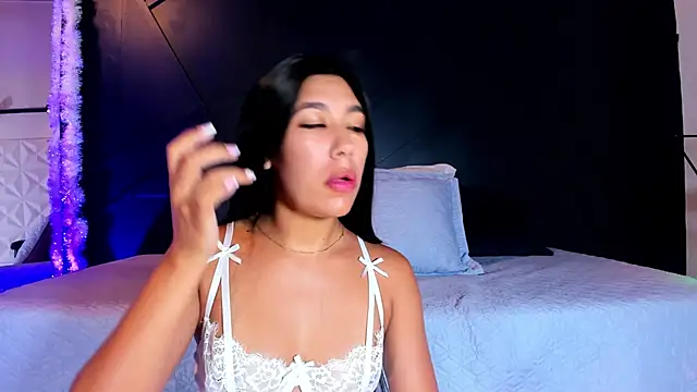 Emilyh  online show from January 14, 10:59 am