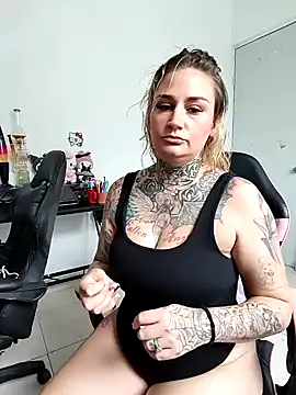 Lisacasandra online show from January 1, 7:53 pm
