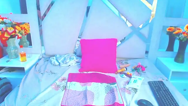 Paris Squirt  online show from February 12, 9:32 pm