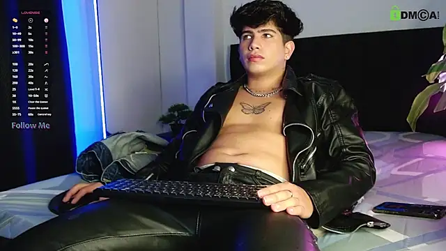 LyleBennett  online show from October 4, 1:53 pm