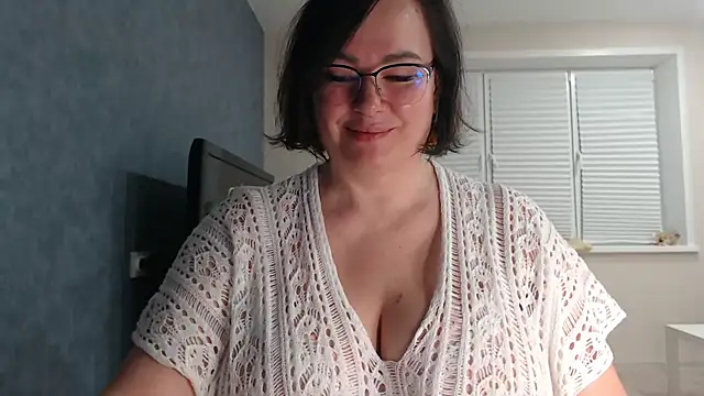 Snapshot of Nora_Star chatting on November 17, 6:03 pm Nora Star online show from November 17, 6:03 pm