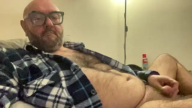 Snapshot of MM7026 chatting on December 8, 11:14 am MM7026 online show from December 8, 11:14 am