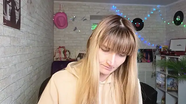 Snapshot of Nika_Kitten chatting on September 29, 4:23 pm Nika Kitten online show from September 29, 4:23 pm