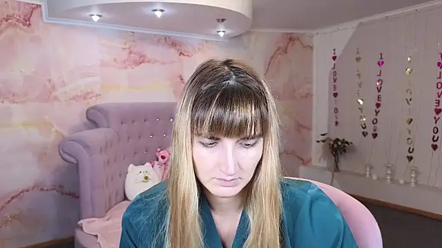 Snapshot of Nika_Kitten chatting on October 20, 6:19 pm Nika Kitten online show from October 20, 6:19 pm