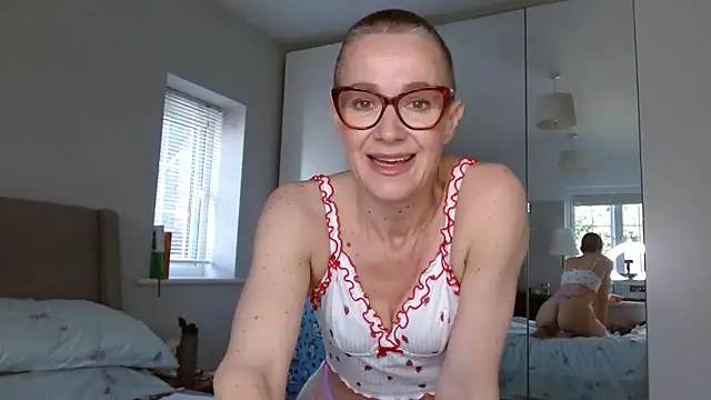 Snapshot of ELEGANT-ARIA36 chatting on February 22, 12:40 pm ELEGANT-ARIA36 online show from February 22, 12:40 pm