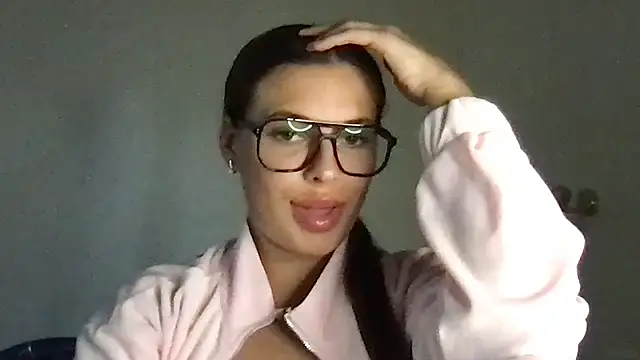 MoonriseGoddess online show from June 3, 3:50 pm