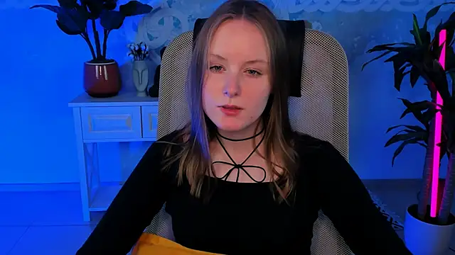 VivienLeeigh online show from December 10, 7:22 pm