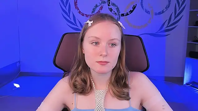 VivienLeeigh online show from December 11, 5:15 pm