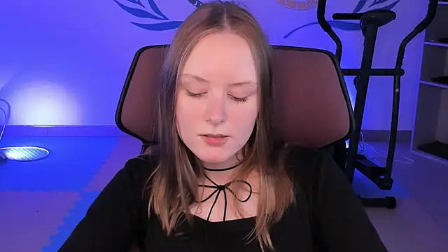 VivienLeeigh online show from December 14, 7:14 pm