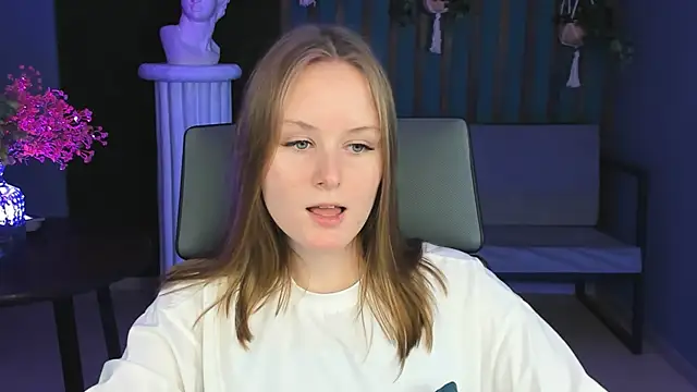 VivienLeeigh online show from December 18, 7:19 pm