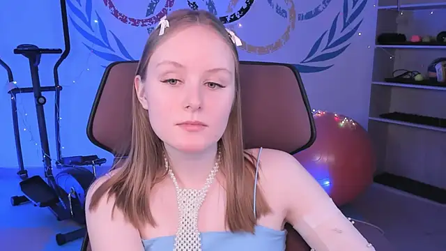 VivienLeeigh online show from December 19, 3:30 pm