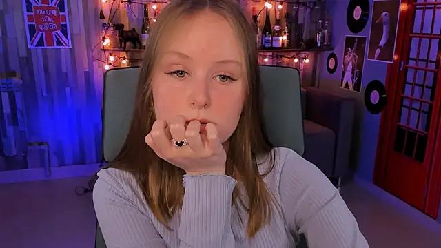 VivienLeeigh online show from December 24, 1:17 pm