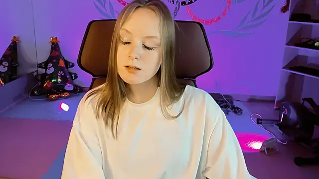 VivienLeeigh online show from December 26, 8:32 pm