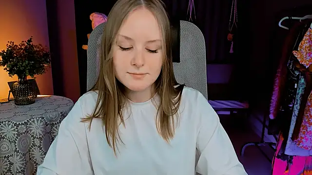 VivienLeeigh online show from January 10, 1:09 pm