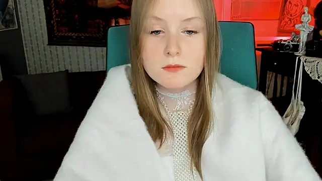 VivienLeeigh online show from February 9, 1:25 pm