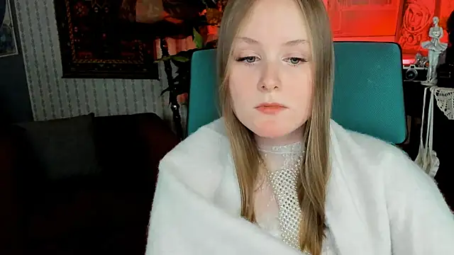 VivienLeeigh online show from February 9, 4:40 pm