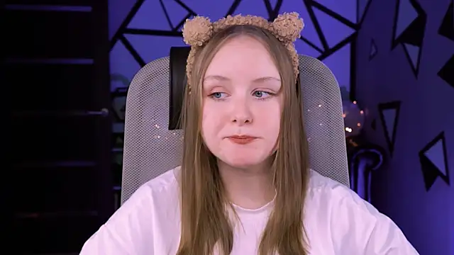 VivienLeeigh online show from February 13, 4:17 pm