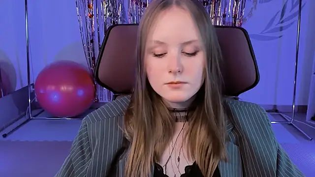 VivienLeeigh online show from February 16, 3:16 pm