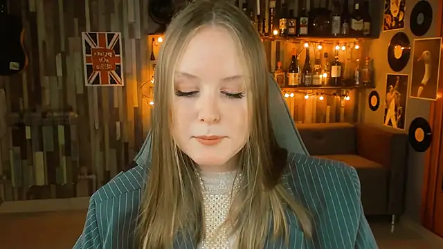 VivienLeeigh online show from February 20, 4:14 pm