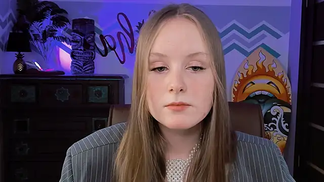 VivienLeeigh online show from February 22, 3:25 pm