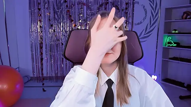 VivienLeeigh online show from March 9, 3:16 pm