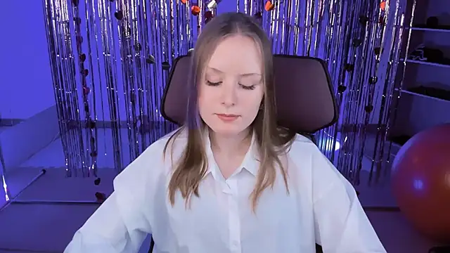 VivienLeeigh online show from March 17, 4:22 pm