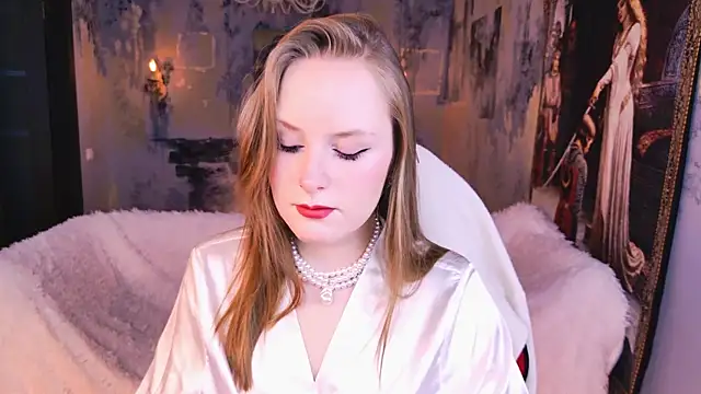 Snapshot of VivienLeeigh chatting on April 4, 5:27 am VivienLeeigh online show from April 4, 5:27 am
