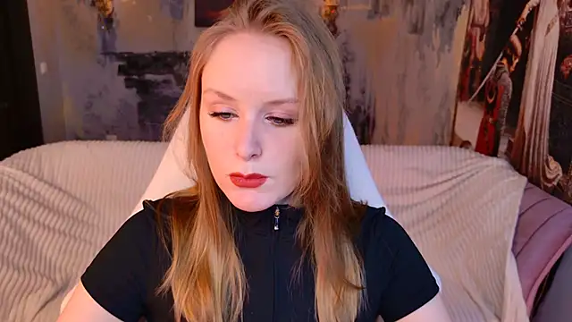Snapshot of VivienLeeigh chatting on April 8, 5:07 am VivienLeeigh online show from April 8, 5:07 am