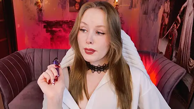Snapshot of VivienLeeigh chatting on April 21, 5:25 am VivienLeeigh online show from April 21, 5:25 am