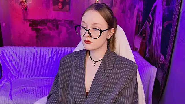 Snapshot of VivienLeeigh chatting on April 27, 5:38 am VivienLeeigh online show from April 27, 5:38 am
