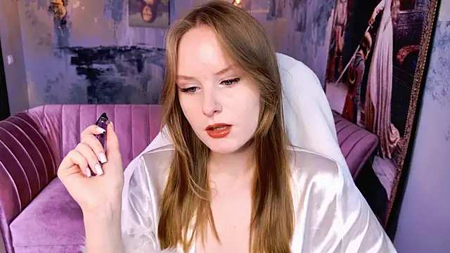 Snapshot of VivienLeeigh chatting on May 8, 5:24 am VivienLeeigh online show from May 8, 5:24 am