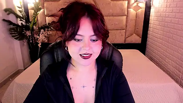 crimson tati  online show from May 8, 5:13 am
