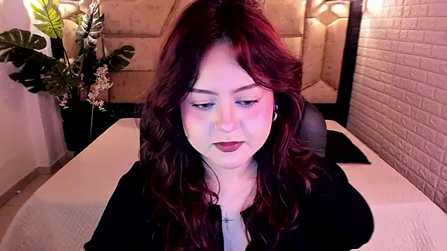 crimson tati  online show from May 23, 5:23 am