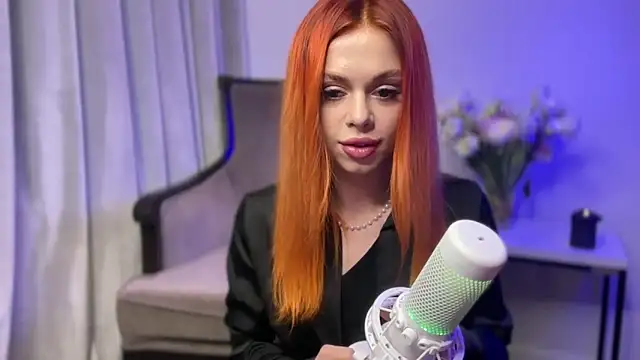 Snapshot of little_fox_alisa chatting on February 1, 10:34 pm little fox alisa online show from February 1, 10:34 pm